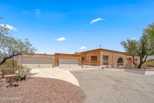 10663 E FORT LOWELL RD