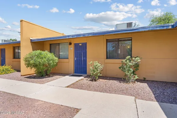 350 N SILVERBELL 67