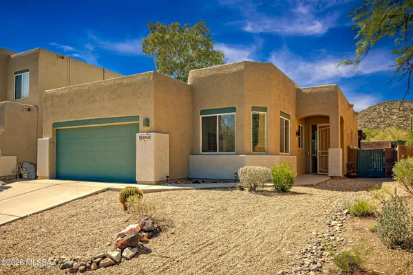 3065 W DESERT GLORY DR