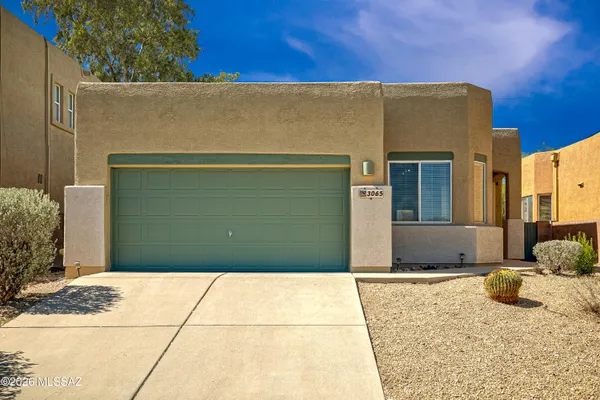 3065 W DESERT GLORY DR