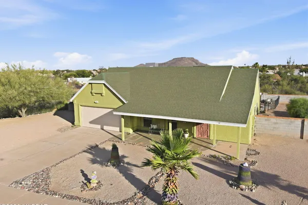 2801 W CALLE GARDENIAS