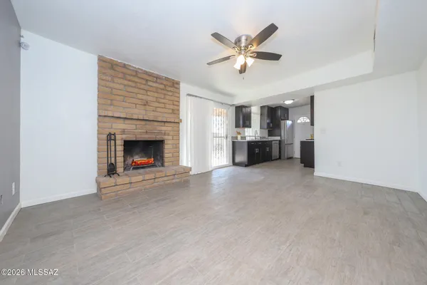 2327 E HONEYSUCKLE ST
