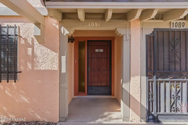 1091 S CALLE DE LAS CASITAS