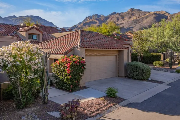 6119 N BLACK BEAR LOOP
