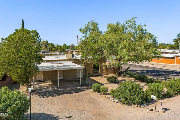 4502 E FORT LOWELL RD