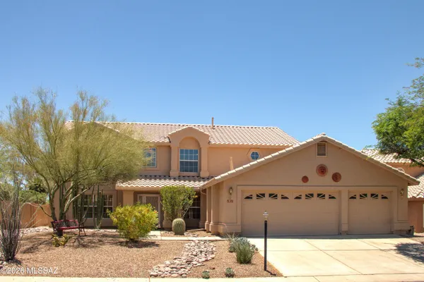 1821 W DESERT HIGHLANDS DR