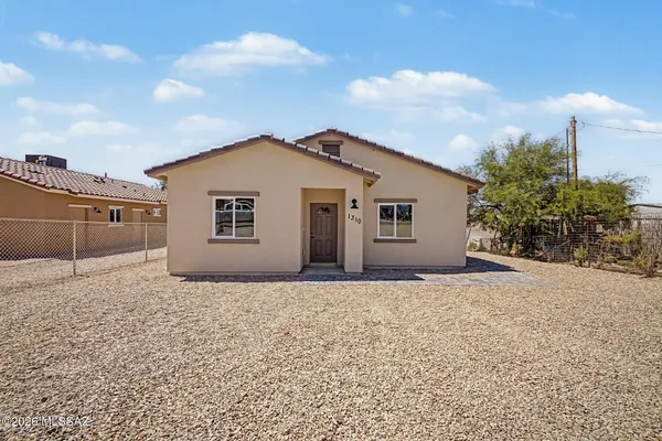 1310 E SUNCREST DR