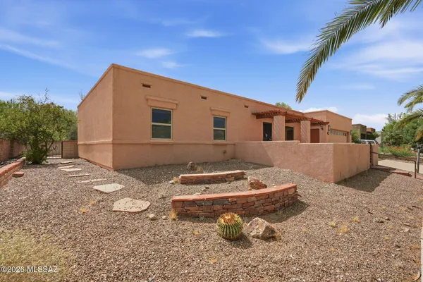 1221 N AVENIDA CANON DEL CAJON