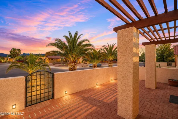 1221 N AVENIDA CANON DEL CAJON