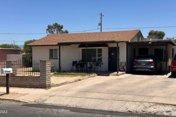 2126 E HIDALGO VIS