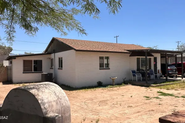 2126 E HIDALGO VIS