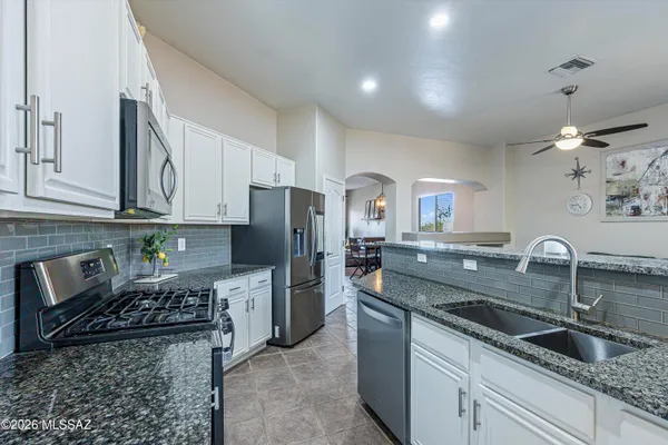 546 N ARCON CT