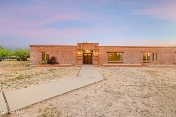 1909 W OMAR DR