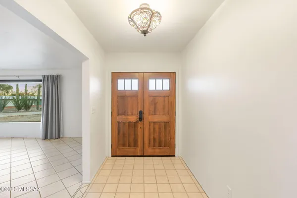 1909 W OMAR DR