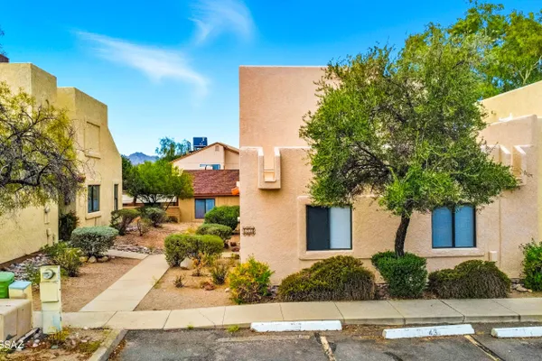 2457 N IRONWOOD RIDGE DR