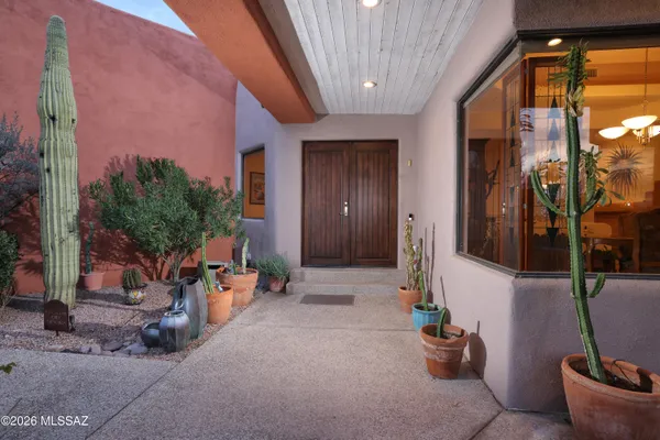 5136 N CALLE BOSQUE