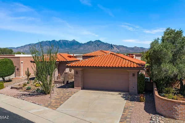 1587 W BALTUSROL DR