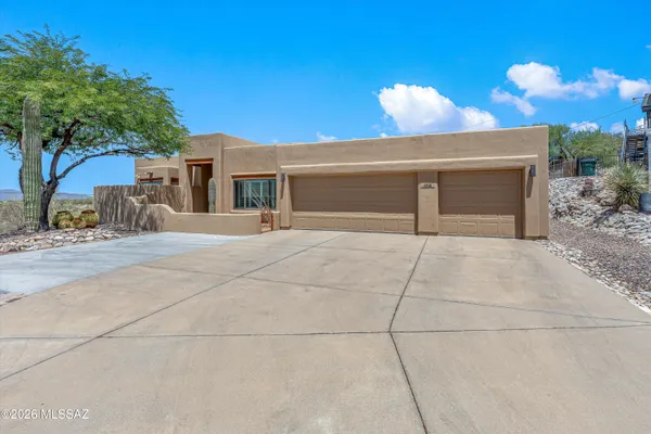 4318 E DESERT OAK TRL