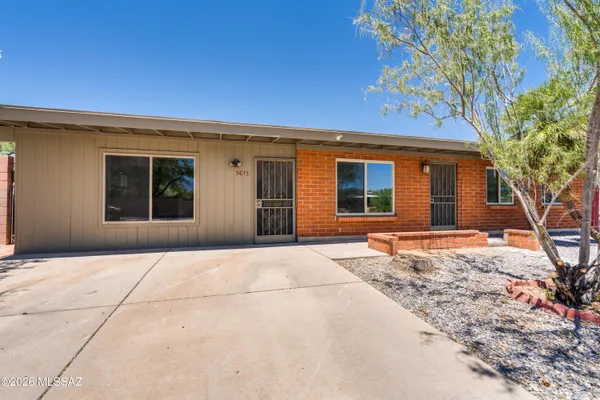 9673 E QUAIL PL