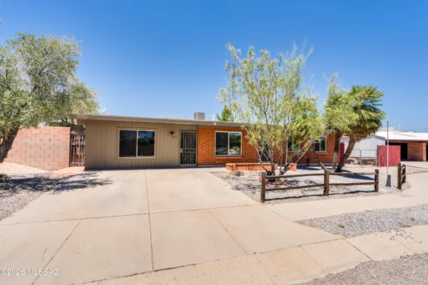 9673 E QUAIL PL