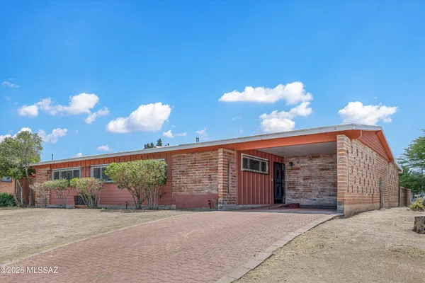 8302 E KORALEE PL