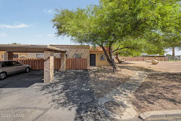 685 S PANTANO PKWY