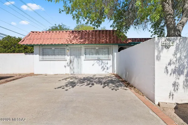 601 N RUSTON AVE