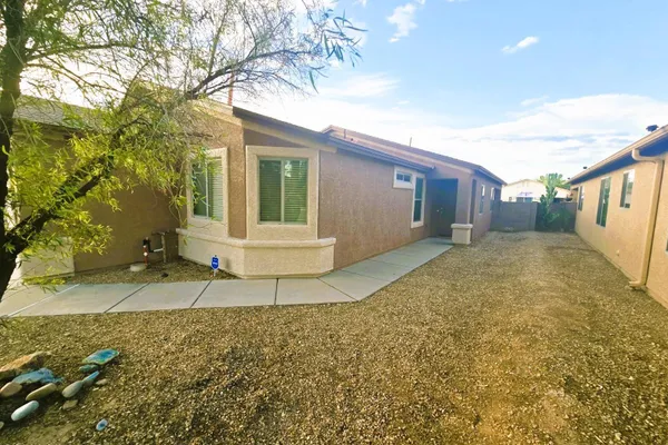 5957 E FRANKLIN TALE DR
