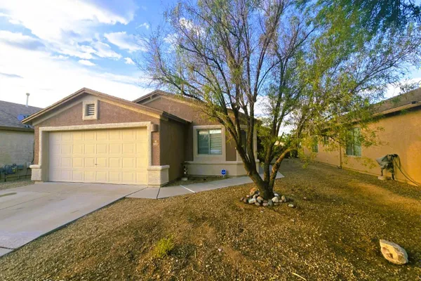 5957 E FRANKLIN TALE DR