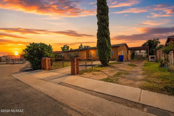 3249 S CAPRI CIR