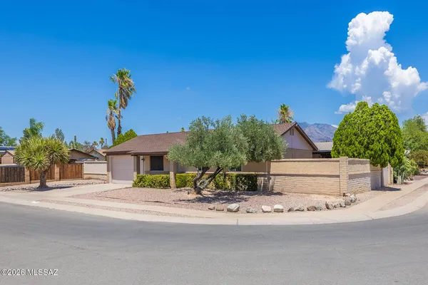 2972 W PEPPER DR