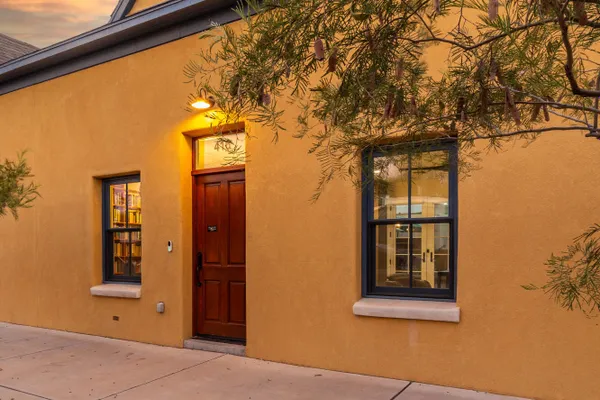 416 S MEYER AVE