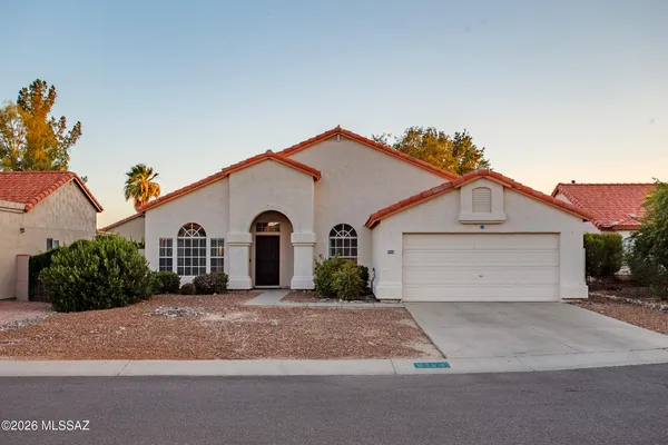 9413 N WARBLER PL