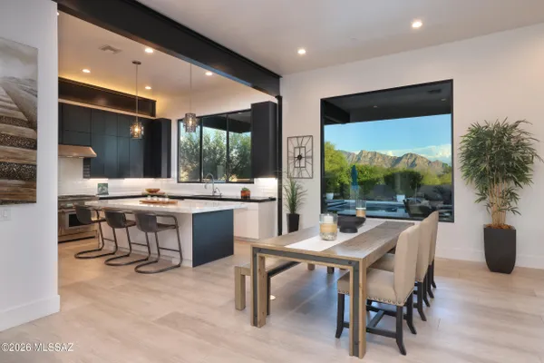 725 W TORTOLITA MOUNTAIN CIR