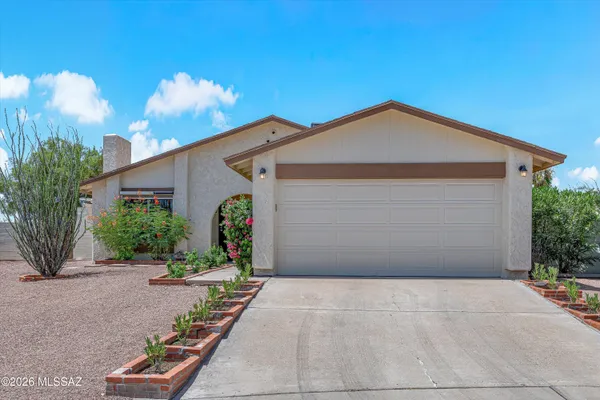 2672 S BLACK MOON DR