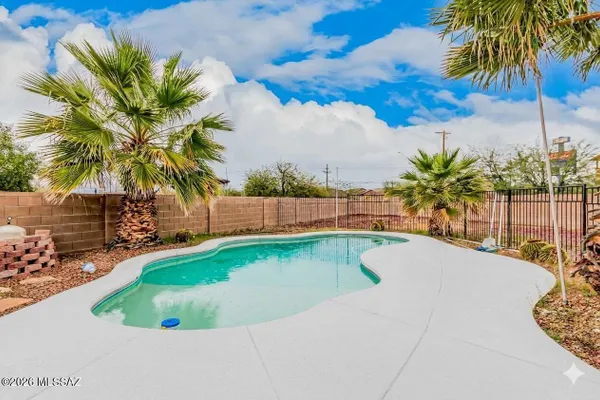8509 E SARNOFF RIDGE LOOP