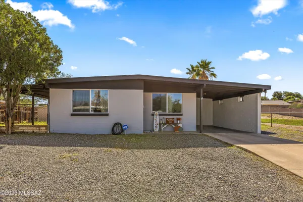 8448 E RUBY DR