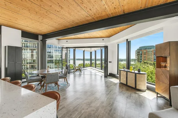 211 S HENRY ST 603