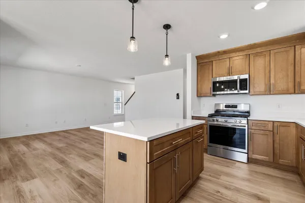 613 BELMONT DR