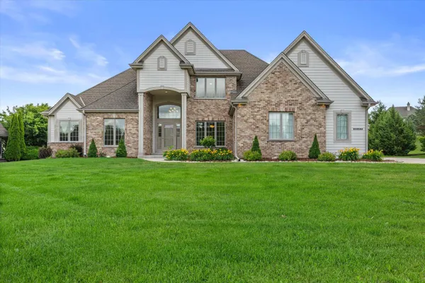 W218N5466 TAYLORS WOODS DR