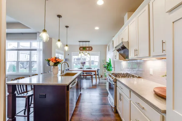 6586 WOLF HOLLOW RD