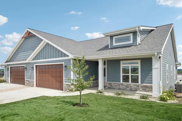 3017 BRONZE LEAF LN