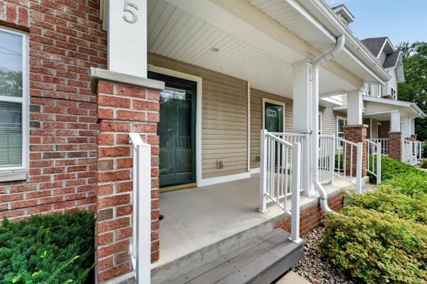 707 CRICKET LN 5