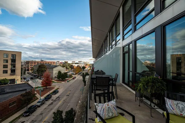 311 E ERIE ST 425