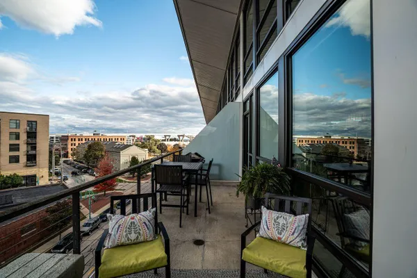311 E ERIE ST 425