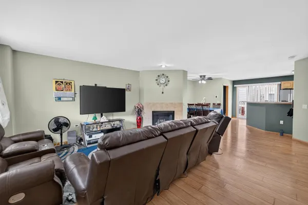 707 CRICKET LN 5