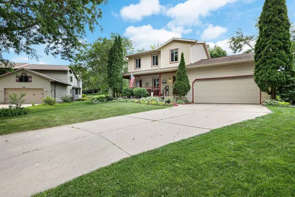 3702 SPRING HILL CT