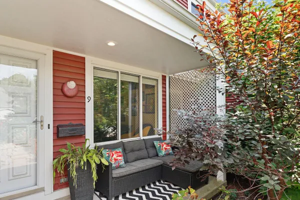 9 MOUNTAIN ASH TRL