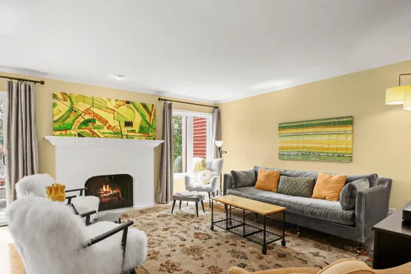 9 MOUNTAIN ASH TRL