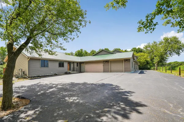 N727 N BLUE SPRING LAKE DR